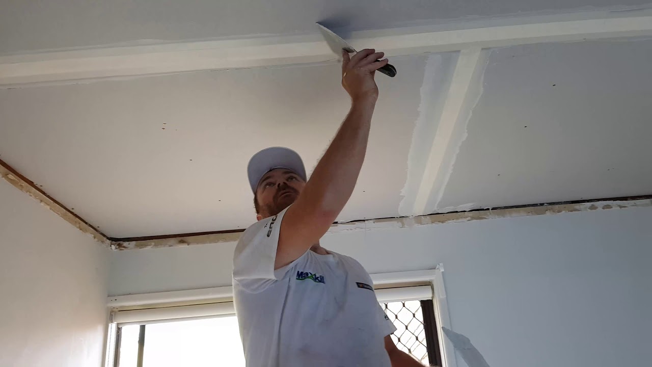 Taping Plaster Drywall Ceiling Joints