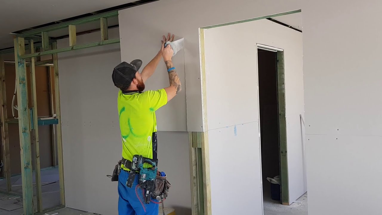 Aussie Construction Crew likes to do Drywall Fast