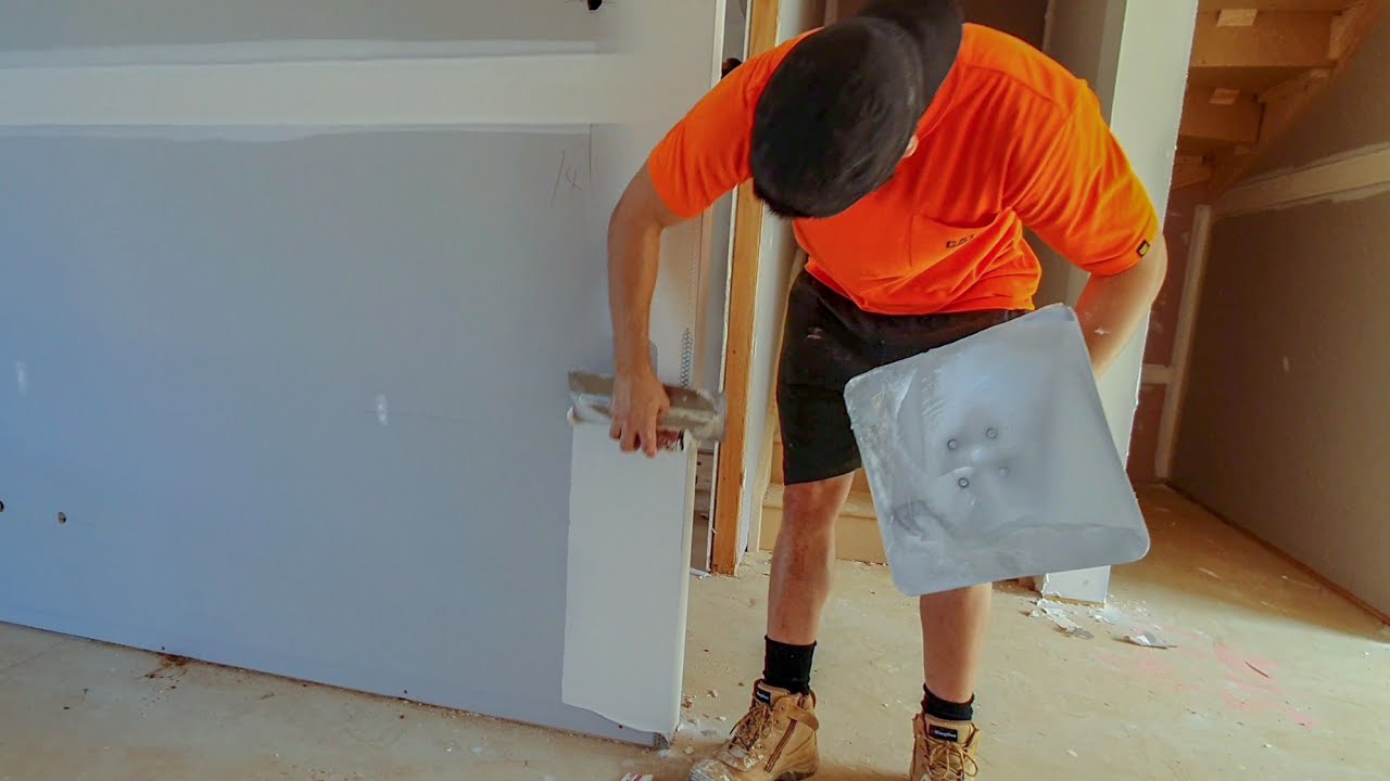 TROWEL DRYWALL CORNERS IN 20 SECONDS FLAT | Drywall Finishing Construction Series #12